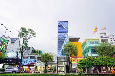 Cho thuê tòa nhà mặt tiền đường 30/4, gần công viên lưu hữu phước