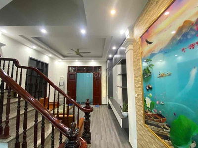 Bán nhà Xuân Thuỷ, full nội thất, khu vực dân trí cao, gần phố, ĐH.