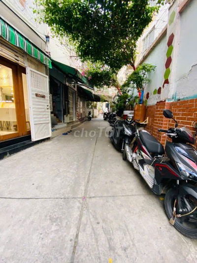 Nhà mini hiện trạng ổn, giá chỉ nhỉnh 1 tỷ