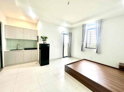 STUDIO BAN CÔNG ÁNH SÁNG NGẬP TRÀN NGAY HỌC VIỆN CÁN BỘ BÌNH THẠNH