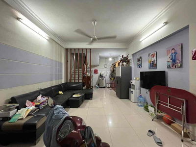 Nhà mới Dịch Vọng, 2 thoáng, ngõ thông ba gác chạy, KD, gần phố, 40m2