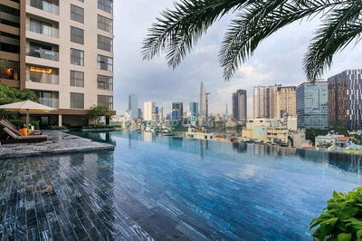 Thuê căn hộ 35m2 ban công view sông tại Bến Vân Đồn, Quận 4 gần Q1 Q3