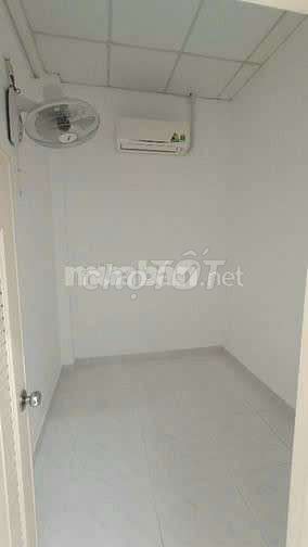 Cho thuê phòng QL50. Giá 1tr5. Giờ tự do. Cách ĐH Văn Hiến và KT 15phu