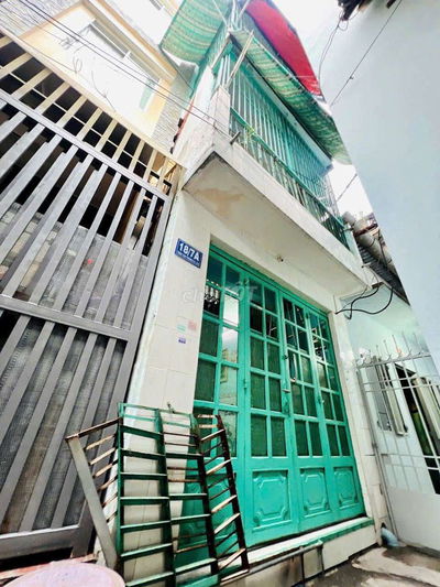 Bán nhà 2 lầu gần chợ trần văn thành p8 Q8.