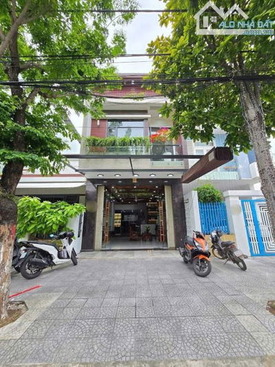 Bán căn nhà ngay Võ Thị Sáu, Quận 3. Giá 3 tỷ 120tr/60m2, hẻm 8m, sổ riêng