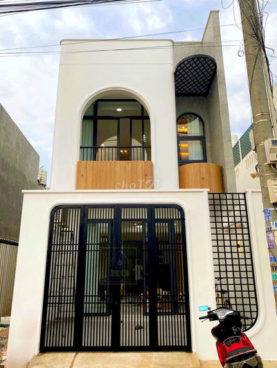 Bán nhà 1trệt 1lầu đường nguyễn hữu trí gần chợ đầu mối bình điền