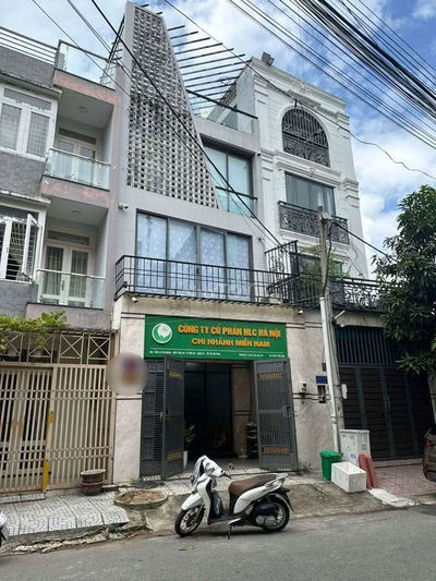 Nhà phố 5m x 18m. 3 tầng Hẻm 12m thông Khu biệt thự Phú Nhuận