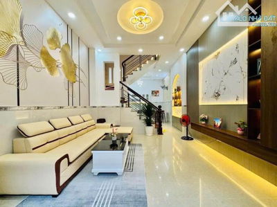 Bán nhà Võ Thị Sáu, Quận 3 / 60m2 / 3 tỷ 190 triệu / sổ hồng riêng