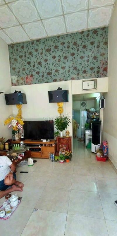 NHÀ 32m2 Ngay truờng Tiểu Học Sơn Tây
