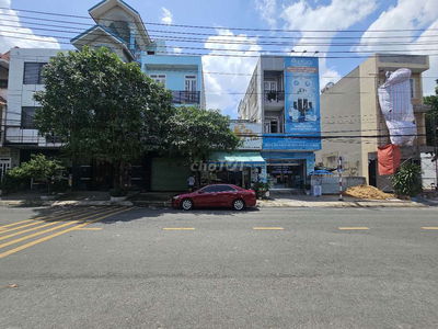 Nhà phố mặt tiền kinh doanh khu trung tâm hành chính Tp. Dĩ An