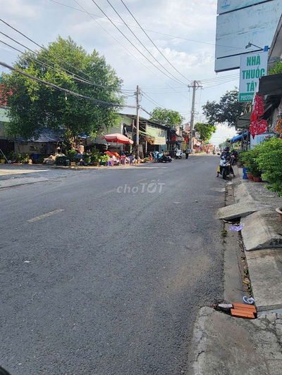 Nhà Mặt Tiền Ngang 9M kinh doanh đa ngành . Bán Gấp Giá Tốt.