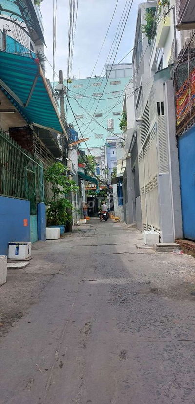 BÁN NHÀ HẺM 4M THÔNG. 3PN, 2WC