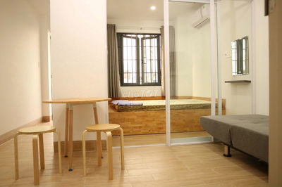 Căn Hộ 38m2 Ban Công Thông Thoáng tại Lạc Long Quân khu Đầm Sen