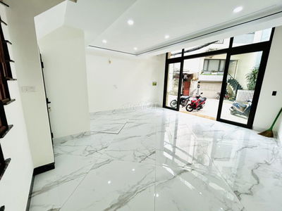 Bán nhà Kim Giang,DT 50m2,ngõ to,10m ra đường chính,giá 8.28 tỷ, SĐCC