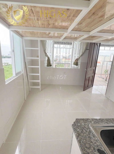 DUPLEX CAO CẤP BAN CÔNG RIÊNG CỬA SỔ TRỜI