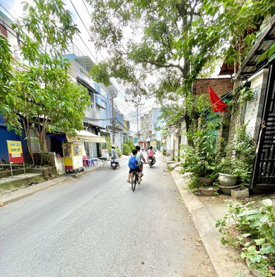 Siêu Phẩm Nhà 2 Tầng - Ngang 4.5m - Hẻm Xe Hơi - Cách Mặt Tiền 30m