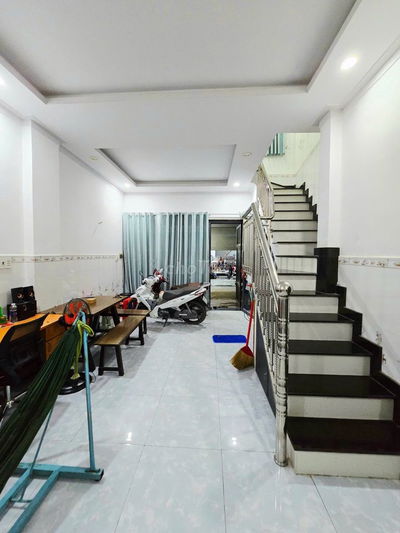 Nhà 2 tầng HXH 416 Lã Xuân Oai,Võ văn Hát, Long Trường Quận 9