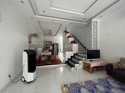 NHÀ 3 TẦNG ĐƯỜNG PHẠM BÀNH ĐẦY ĐỦ NỘI THẤT GẦN CHỢ HÒA XUÂN