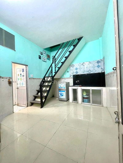 Nhà lê văn sỷ,1 trệt,2 lầu.mới.