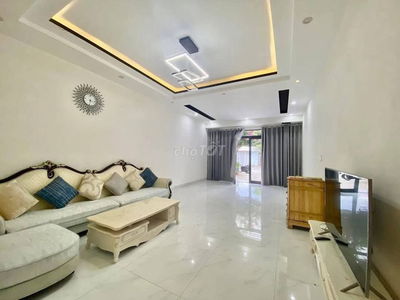 NHÀ 3 TẦNG 5PN 5WC MT NAM VIỆT Á