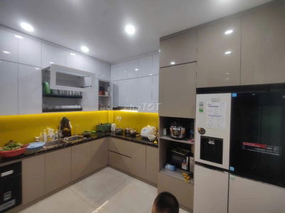 PHÂN LÔ GẦN AEON, 7T/50M THANG MÁY NHẬP, ĐƯỜNG Ô TÔ CHẠY VÒNG QUANH.