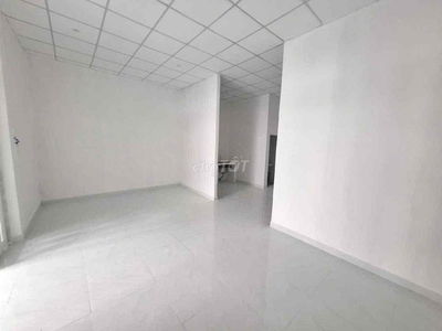 Nhà 102m2 gần chợ Xóm Nghèo, phường Dĩ An, Tp Dĩ An