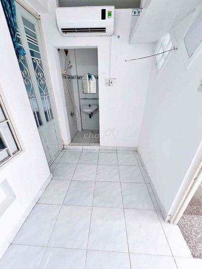 Phòng mini máy lạnh wc khép kín 585 huỳnh tấn phát gần cầu Phú Mỹ