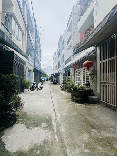 TRUNG TÂM TÂN PHÚ- HẺM 6M XE HƠI NGỦ TRONG NHÀ - 4.4*12 - 3 TẦNG