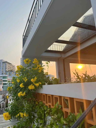 cho thuê phòng Q10 Đẹp , thoáng mát, có 2 sân thượng trước sau