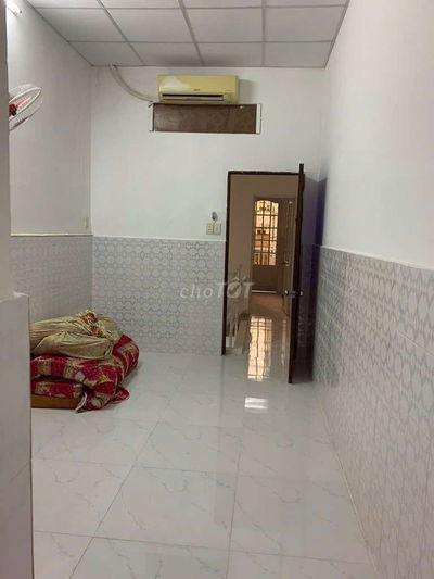 BÁN NHÀ GẤP, SÁT MẶT TIỀN QUANG TRUNG ,DT 30M2, 2T ,2PN GIÁ 2,65 tỷ Tl