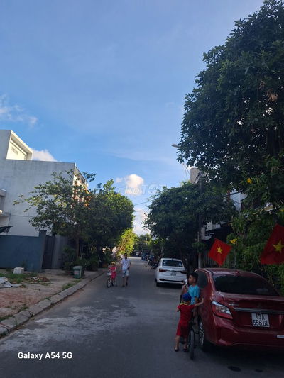Lô đất 2 MT kẹp công viên đẹp giá *** Hòa Minh