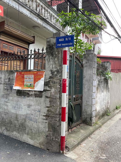 Chính chủ cần tiền gấp bán nhà thạch cầu giá 8.2 tỷ