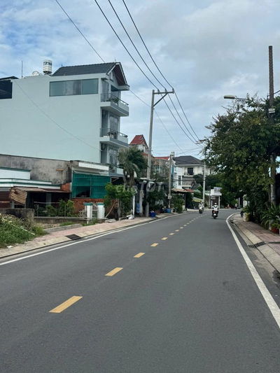 Bán 2 lô liền nhau dt 5.92*25m. Mặt tiền kd Trần Thị Bốc. Hocmon