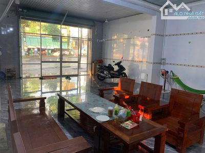 BÁN GẤP nhà MẶT TIỀN 252M2 cách chợ 400m