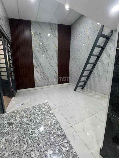 nha hem 176 nguỹen thi thập 4x4m2 co gac lững tiện ở gd nhỏ