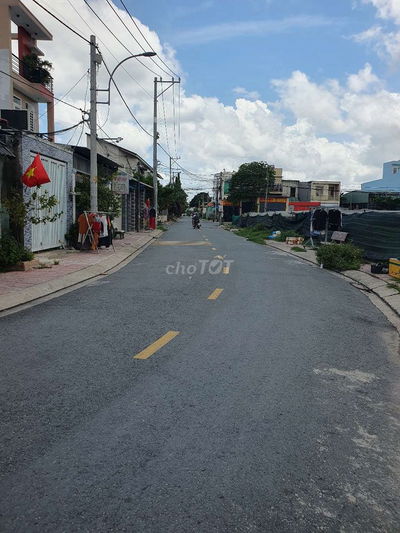 Nhà Đep Tân Hiệp 39-40 Hóc Môn 5x25 125m nở hậu 7m Giá 4tỷ còn 3.8tỷ