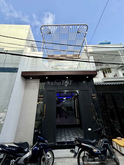 Nhà đẹp SHR 42m2 Đúc 1 lầu Hẻm 5m Thông 1/ Chợ Thiếc Lê Văn Khương
