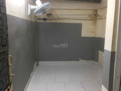 Cho thuê phòng trọ ngay gần ngã tư Phú Nhuận chỉ 1,8tr/ tháng