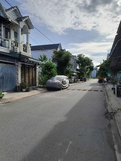 Nhà đẹp 2 tầng đường nhựa 8m thông,KDC Cát Tường Phú Sinh