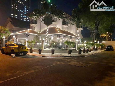 BÁN BIỆT THỰ GÓC 2 MẶT TIỀN NGUYỄN VĂN HƯỞNG, PHƯỜNG THẢO ĐIỀN 615m2, 160 tỷ