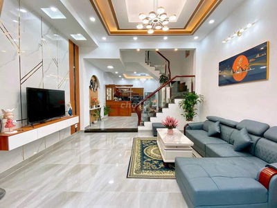 Nhà 4 tầng, hẻm xe hơi rộng, gần Vietcombank Gò Dầu.