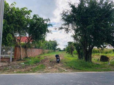 Đất mặt tiền Trương Vĩnh Nguyên, 3 công đất, lộ 20m, Đông Bắc, sổ hông