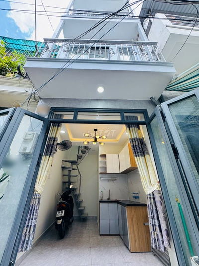 Nhà 3 Tầng, 2PN, 3WC, hẻm ô tô, giá nhỉnh 1 tỷ, Tương lai sáng lạng