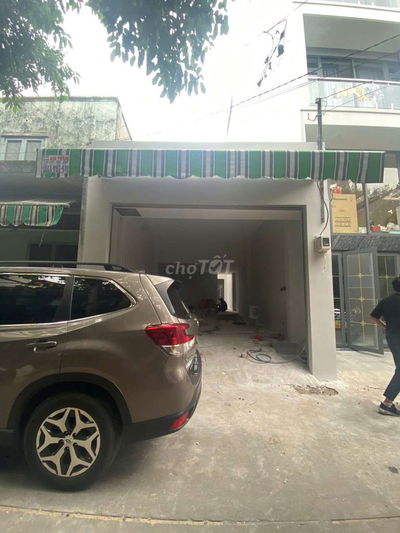 NHÀ MỚI 100% ĐANG HOÀN THIỆN KHU VỰC AN NINH GẦNCHỢ TRƯỜNG HỌC GIÁP TB