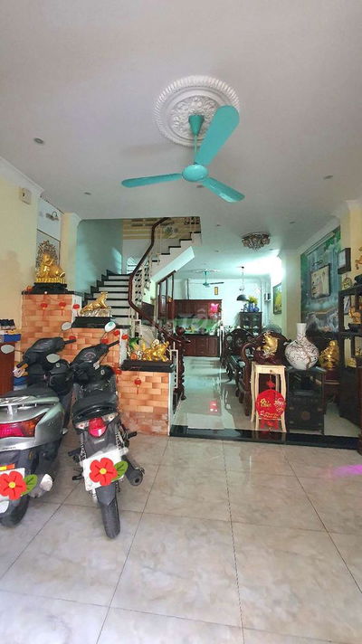 NHỈNH 9 TỶ , Q10, 60m2, 4 tầng , 6PN , 6WC gần mặt tiền.