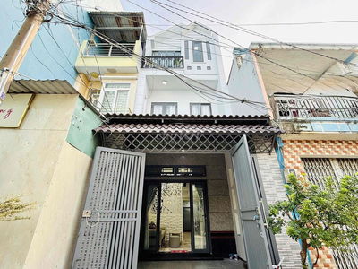 hh1% 🌹 gui DV - CC Ban Nhà đúc 3 lầu hướng Tây Nam- 1/ Đường số 9, GV