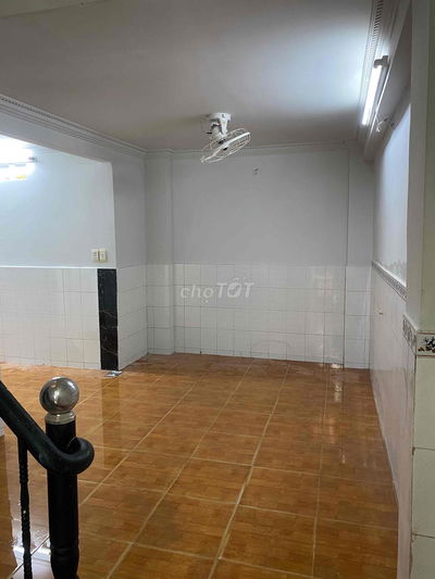 Cho thuê nhà 32m2 ,1 Trệt , 2 Lầu, đường Bùi Hữu Nghĩa