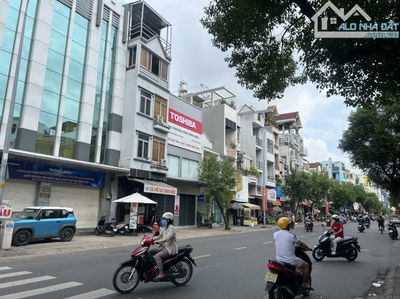 Bán nhà mặt tiền Đồng Đen, P11, Tân Bình, 5x30m 2 tầng - Giá 23,5 tỷ