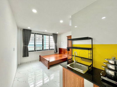 Ở ngay! Phòng SIÊU THOÁNG full NT gần ngã tư Hàng Xanh có THANG MÁY