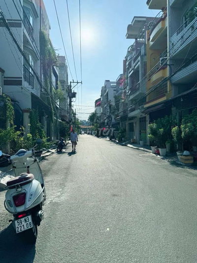 BÁN NHÀ HẺM XE HƠI HƠN 6M - LẠC LONG QUÂN - 2 TẦNG 4X16M NHỈNH 6 TỶ
